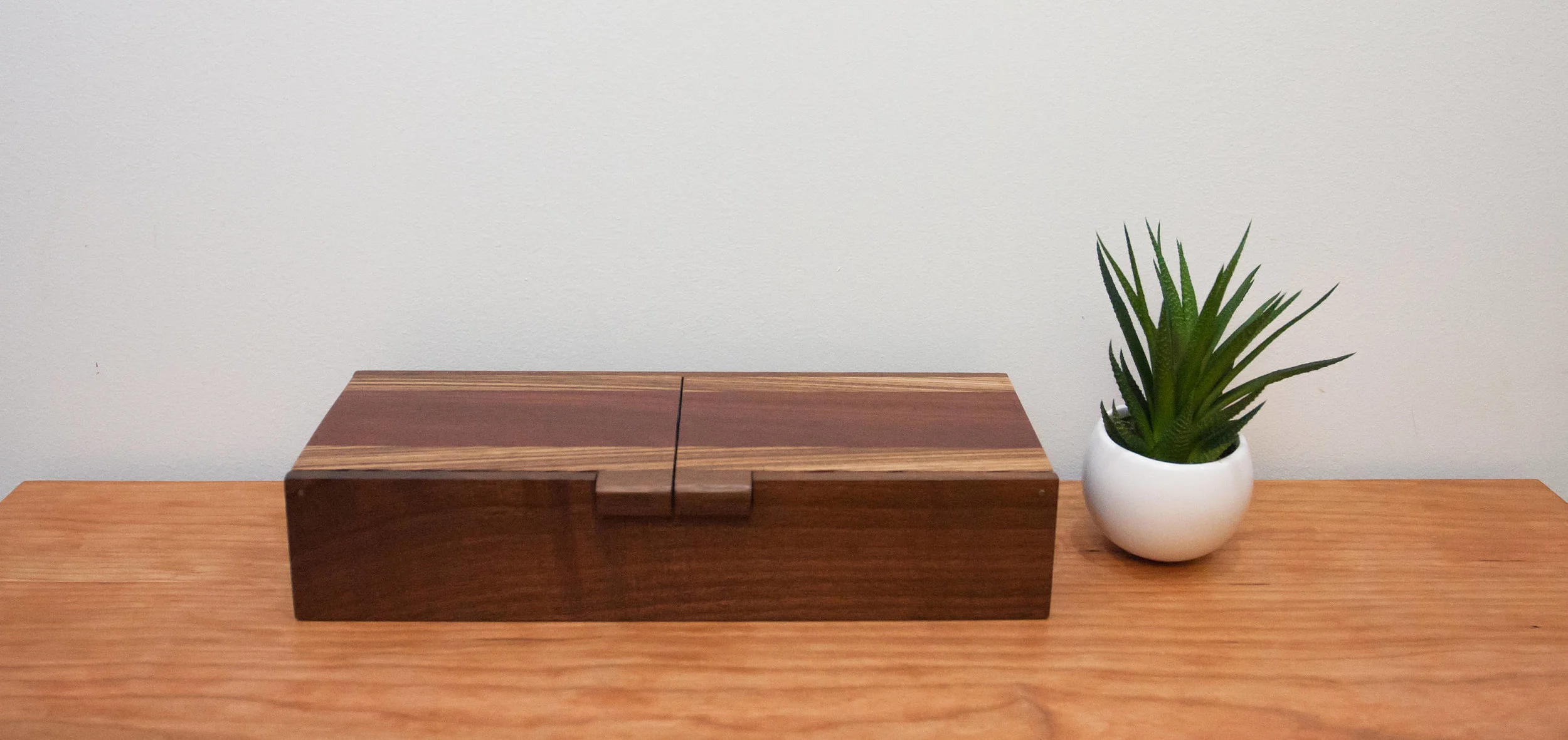 Heirloom Jewelry Box — THE HENRY-LEONARD CO.